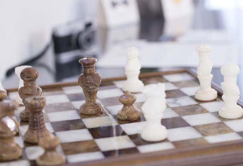تختخواب و صبحانه Diecisedici