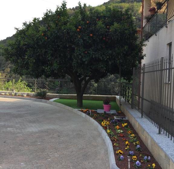 مبيت وإفطار Gli Agrumi