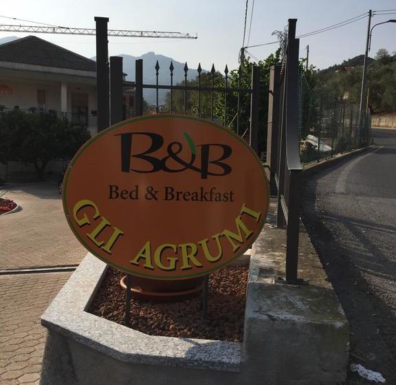 مبيت وإفطار Gli Agrumi