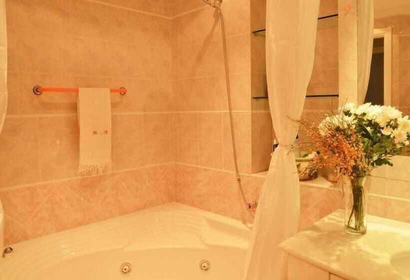 مبيت وإفطار La Luna E I Faló Luxury Accomodation