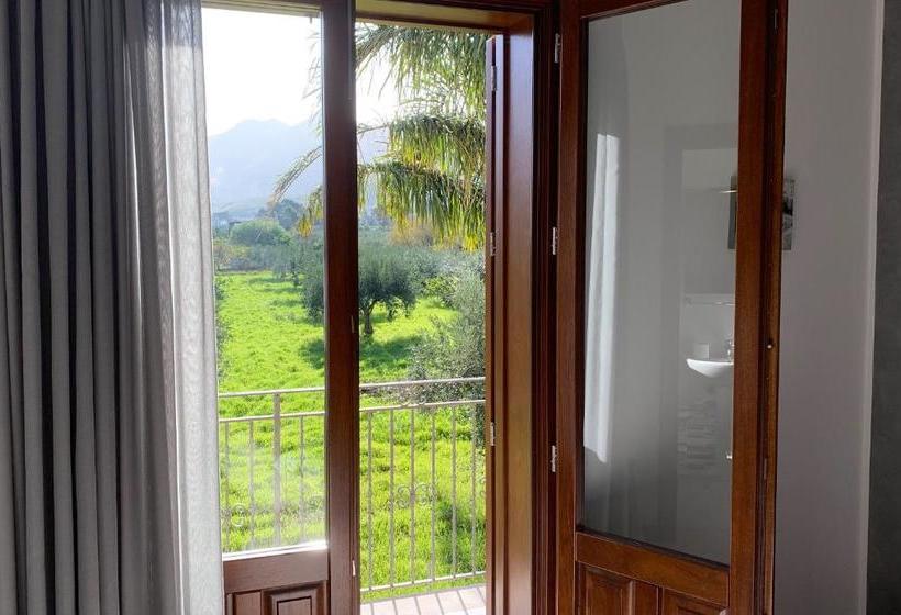 ベッドアンドブレックファースト Le Falesie Di Castelluzzo