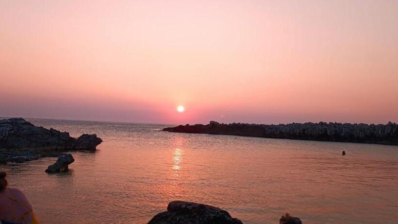 민박 Le Falesie Di Castelluzzo