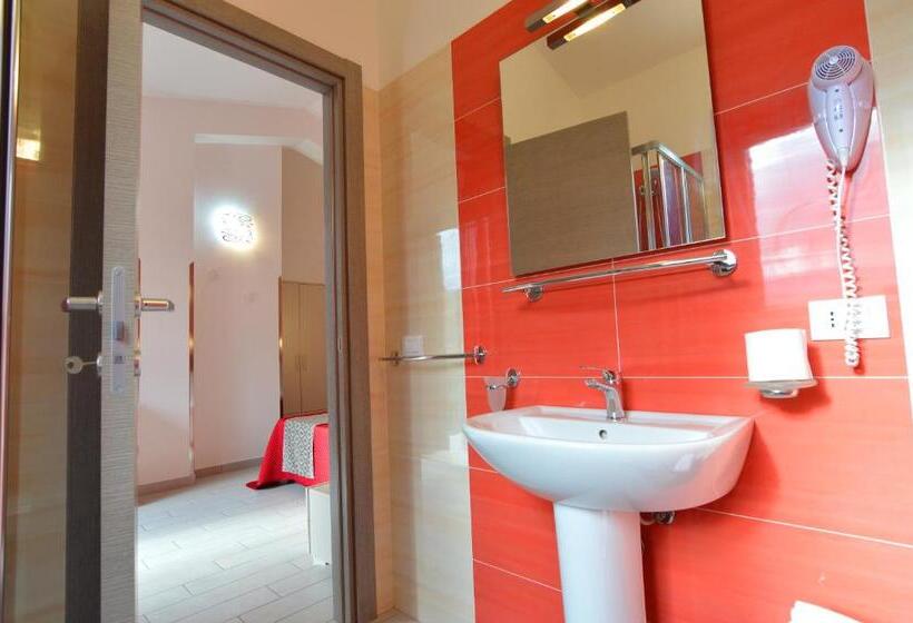 민박 Le Falesie Di Castelluzzo