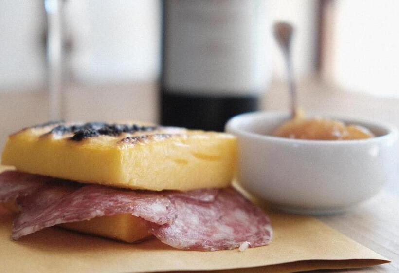 ベッドアンドブレックファースト Tenuta Agriturismo La Borina