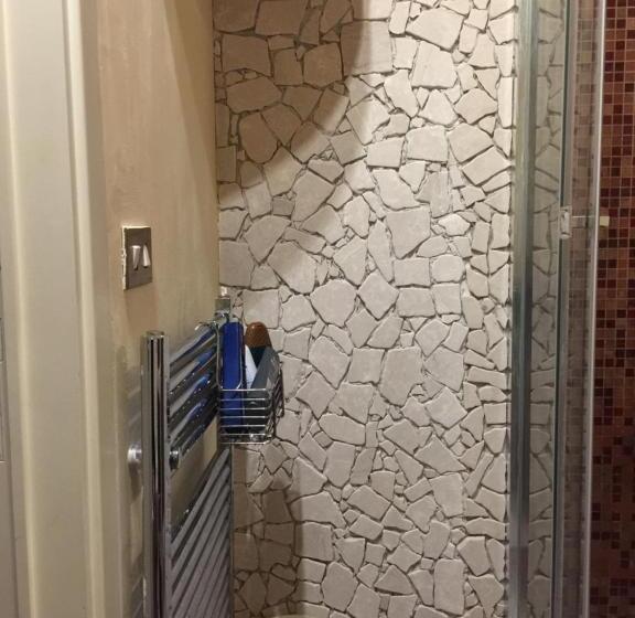 مبيت وإفطار The Incantation Guest House