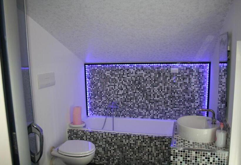 مبيت وإفطار The Incantation Guest House