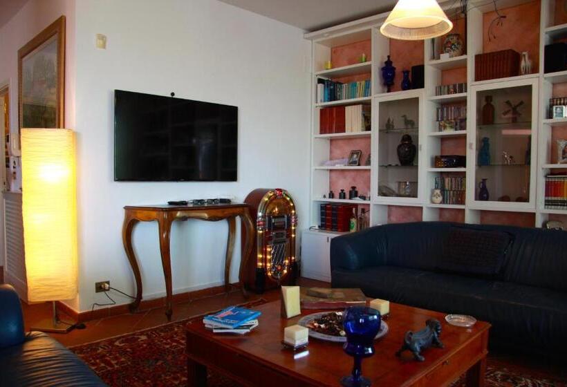 مبيت وإفطار The Incantation Guest House