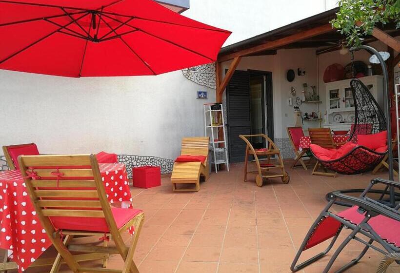 مبيت وإفطار The Incantation Guest House