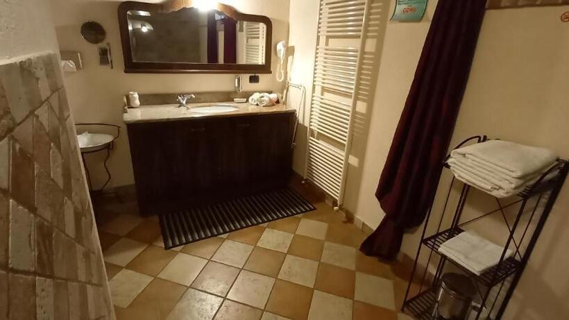 Bed and Breakfast Villa Laura Rooms & Pool