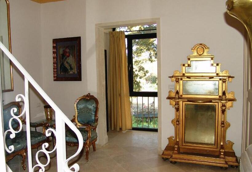 مبيت وإفطار Villa Lucrezio Resort