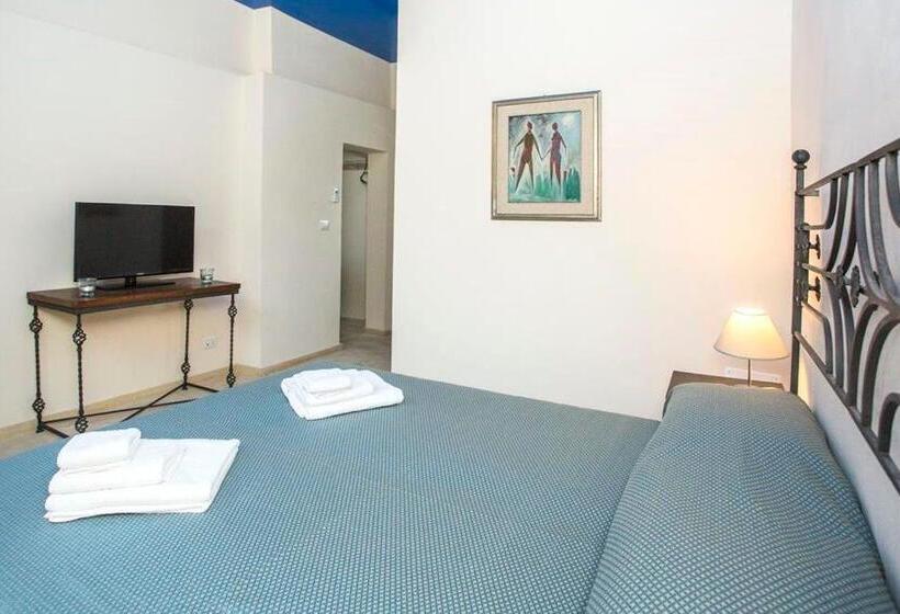 مبيت وإفطار Villa Lucrezio Resort