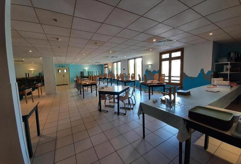 Отель Centre De Vacances Le Hameau Rollot