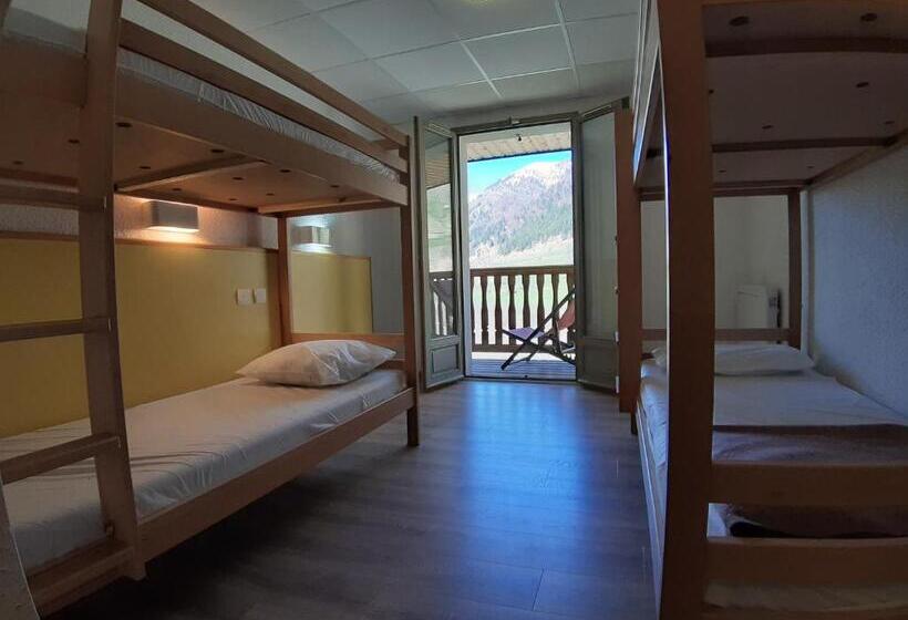 Отель Centre De Vacances Le Hameau Rollot