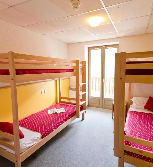 Отель Centre De Vacances Le Hameau Rollot