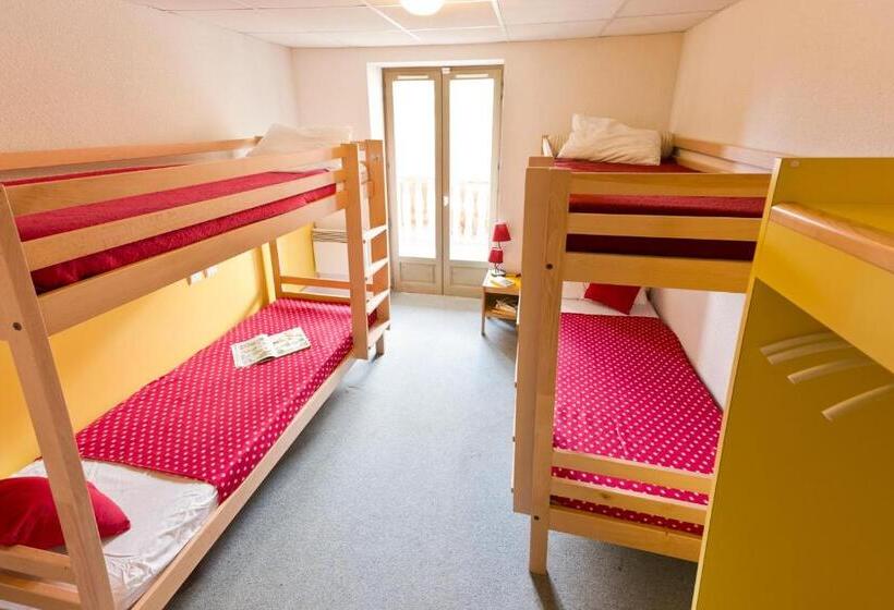 Отель Centre De Vacances Le Hameau Rollot