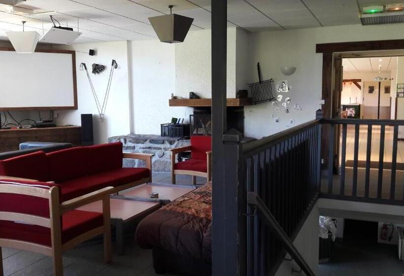 Отель Centre De Vacances Le Hameau Rollot