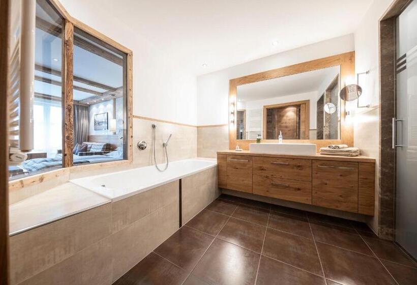 Отель Der Mesnerwirt   4 Superior   Meran 2000