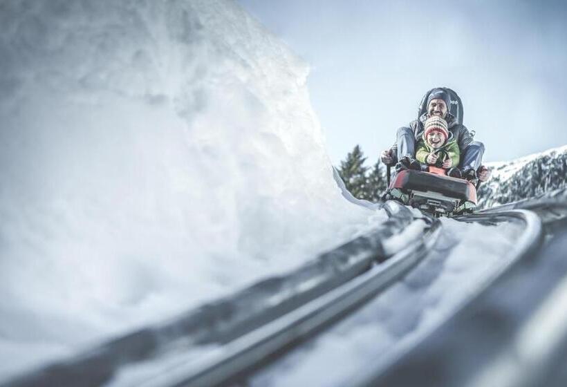 Отель Der Mesnerwirt   4 Superior   Meran 2000