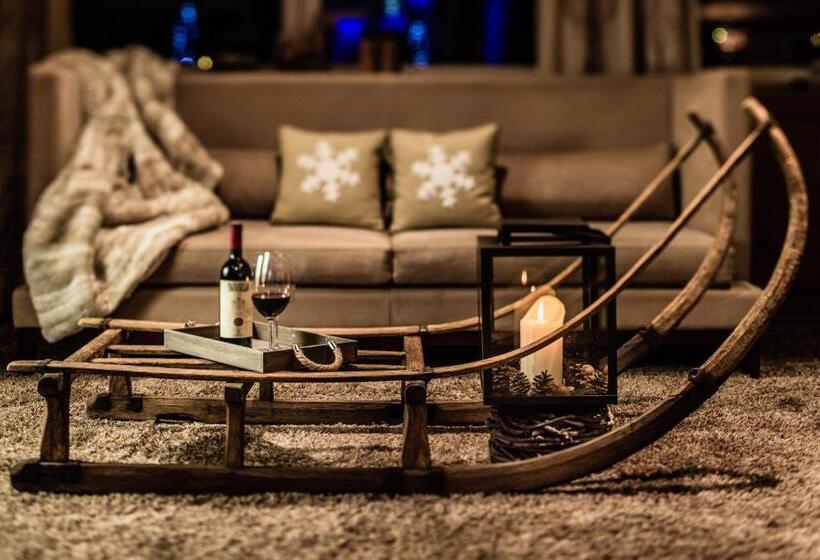 Отель Der Mesnerwirt   4 Superior   Meran 2000