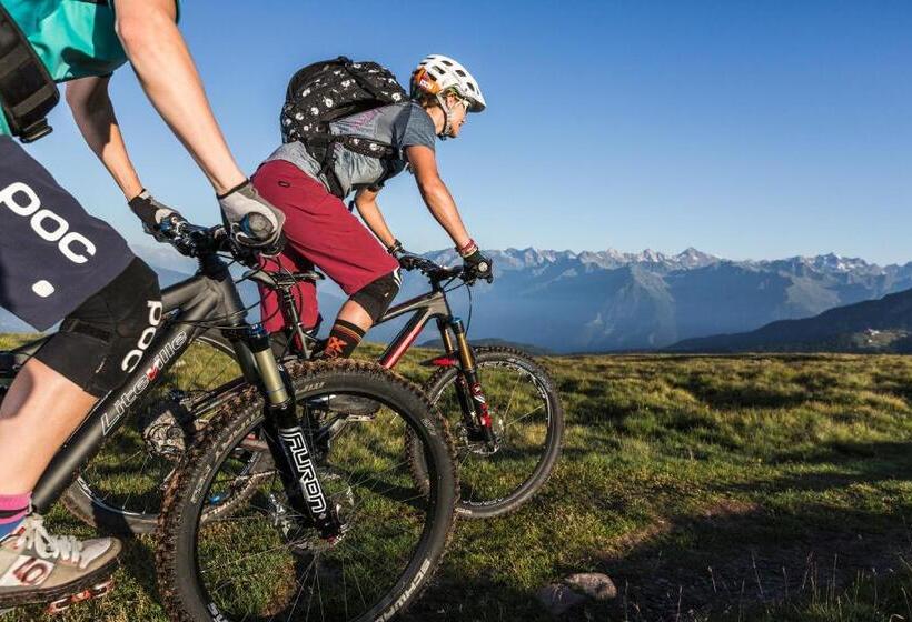 Отель Der Mesnerwirt   4 Superior   Meran 2000