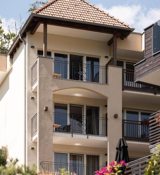 Отель Der Mesnerwirt   4 Superior   Meran 2000