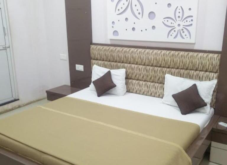 ホテル Divya Jyot Residency Bhuj