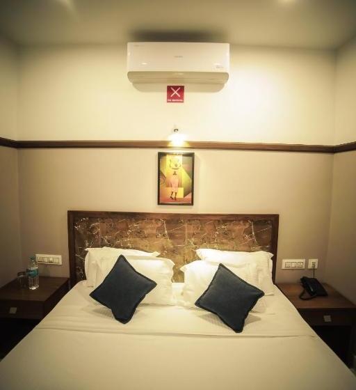 Отель Icon Residency