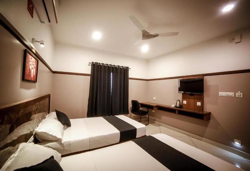 Отель Icon Residency