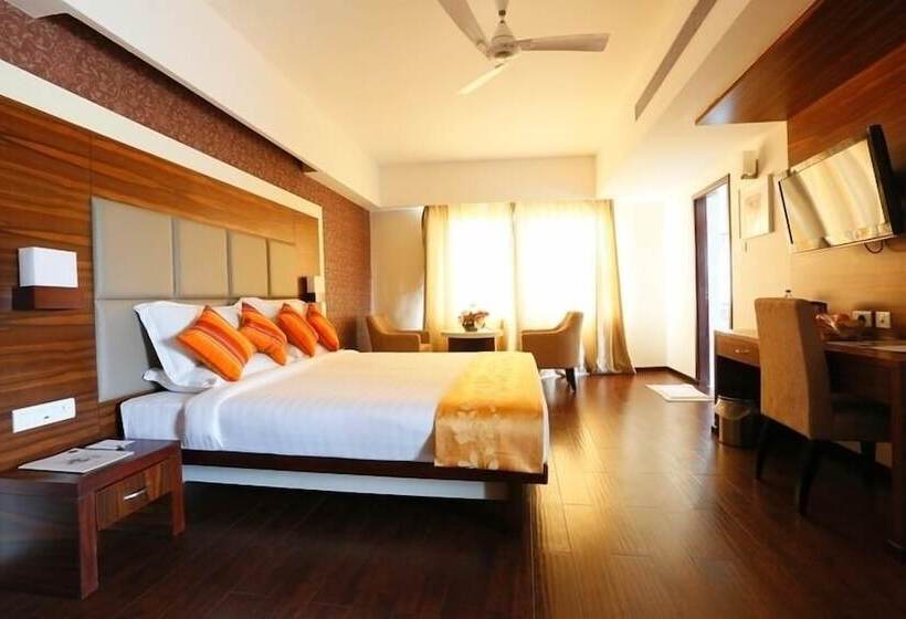 فندق Moonlit Regency