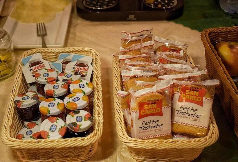 בית מלון כפרי Sale