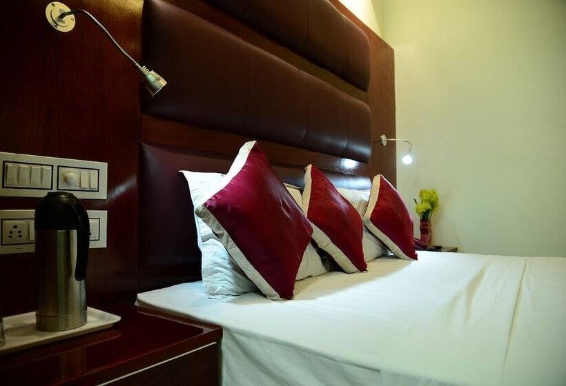 בית מלון כפרי Tri Sea