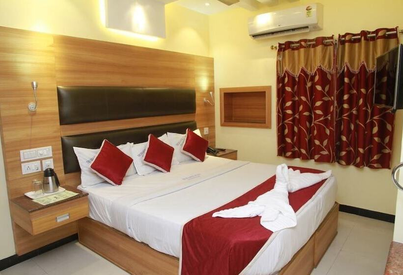 בית מלון כפרי Tri Sea