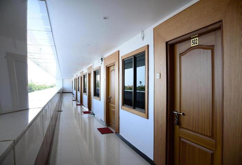 בית מלון כפרי Tri Sea