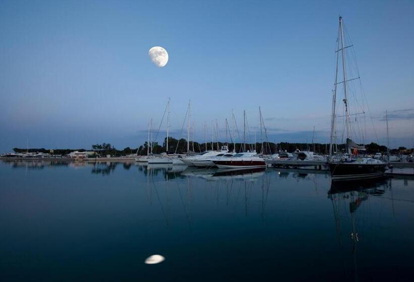 リゾートホテル Argonauti Residence