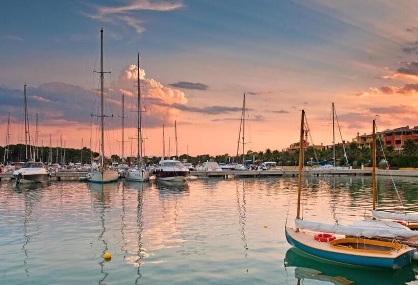 リゾートホテル Argonauti Residence