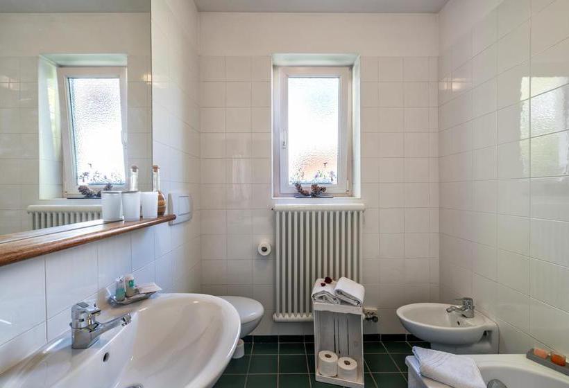 مبيت وإفطار Agritur Deromedi