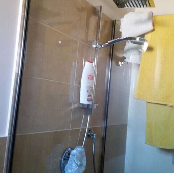 تختخواب و صبحانه Casa Natia