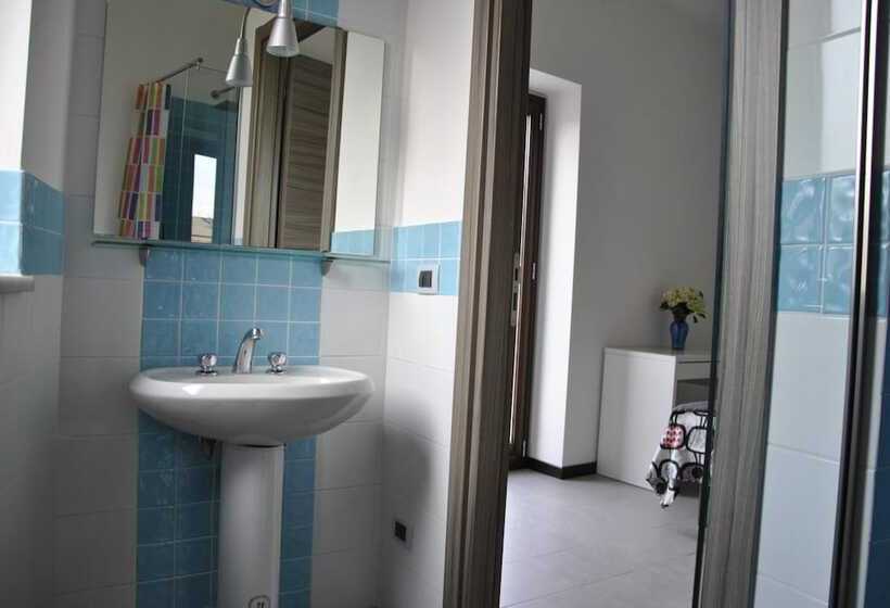 تختخواب و صبحانه Casa Natia