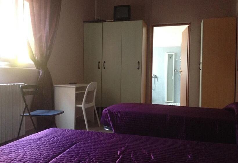 مبيت وإفطار Raggio Di Sole   Casa Per Ferie