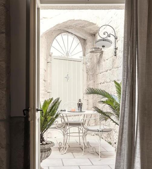 مبيت وإفطار Don Totu   Dimora Storica