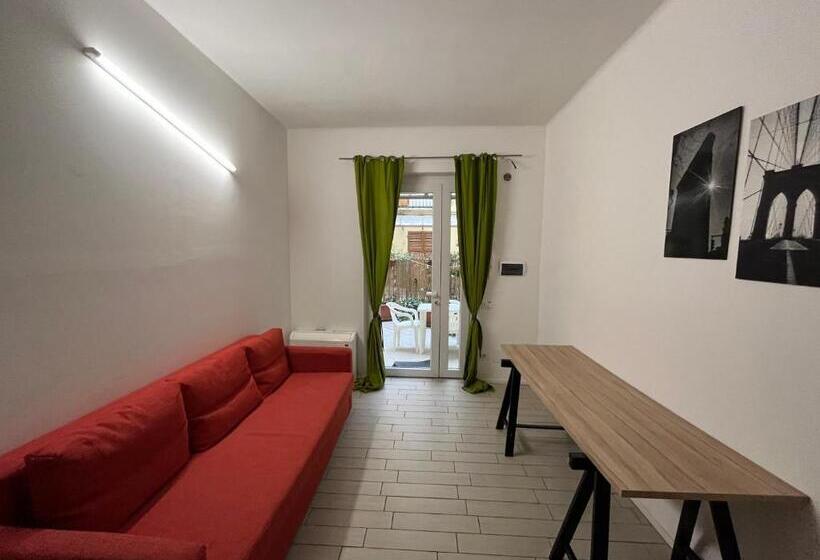 تختخواب و صبحانه Il Guasco Rooms