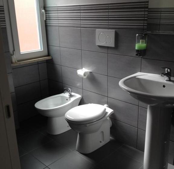 تختخواب و صبحانه Il Guasco Rooms