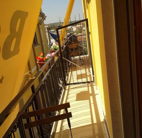 مبيت وإفطار Il Sole Del Mediterraneo