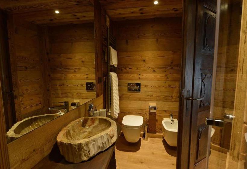 住宿加早餐  La Maison De Dolphe Chalet De Charme & Art Gallery