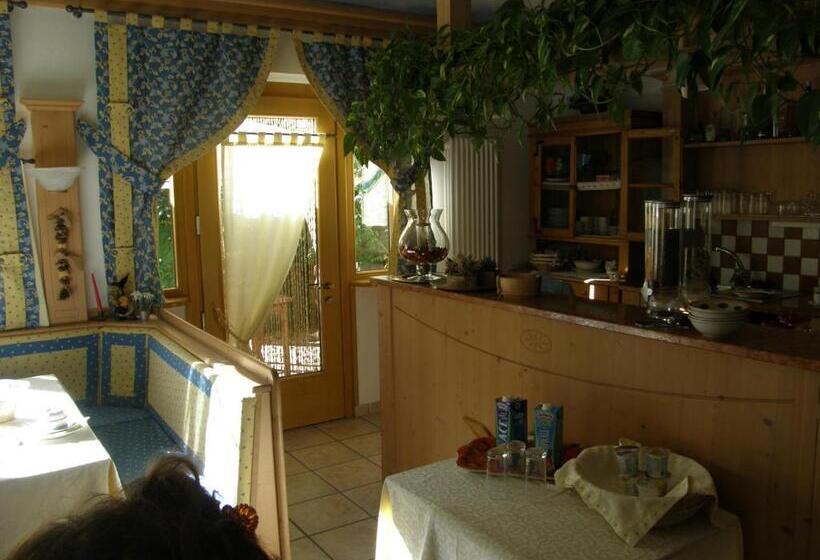 مبيت وإفطار Villa Ilaria