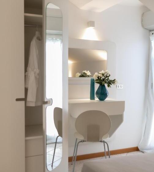 ホテル Adriatica Con Piscina