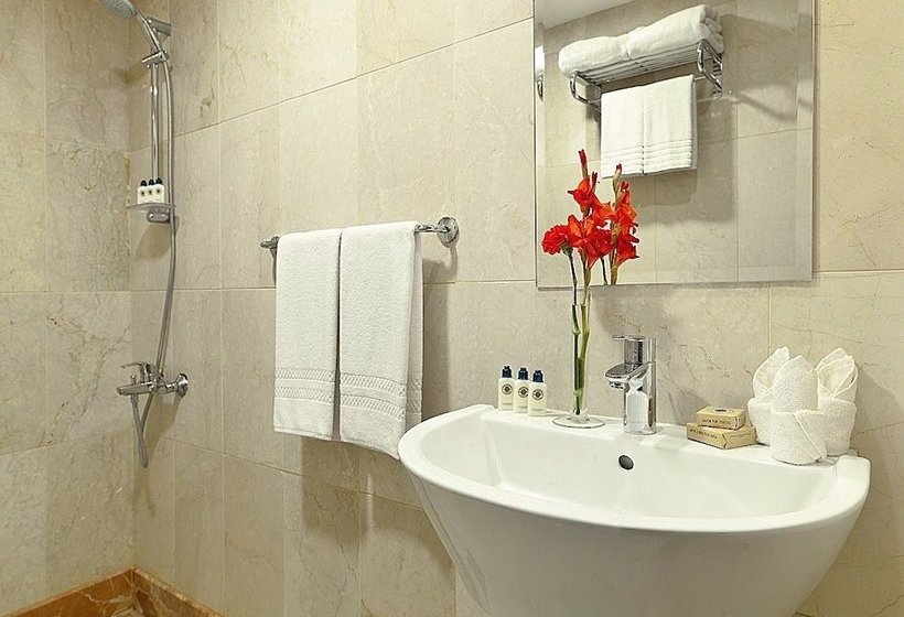 ホテル Al Thuria Grand