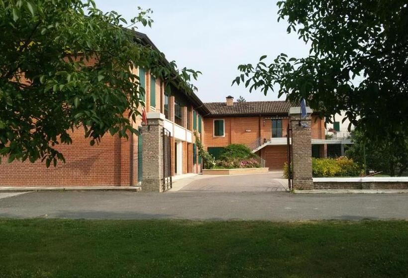 בית מלון כפרי Albergo Del Po