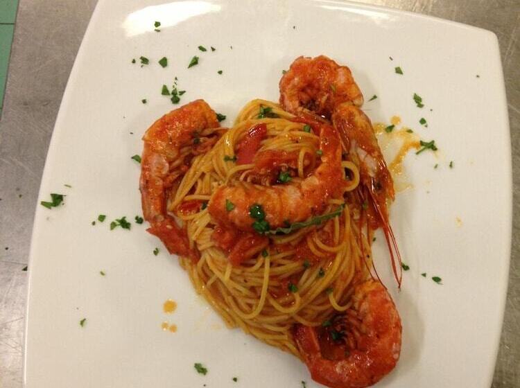 ホテル Albergo Ristorante Flora