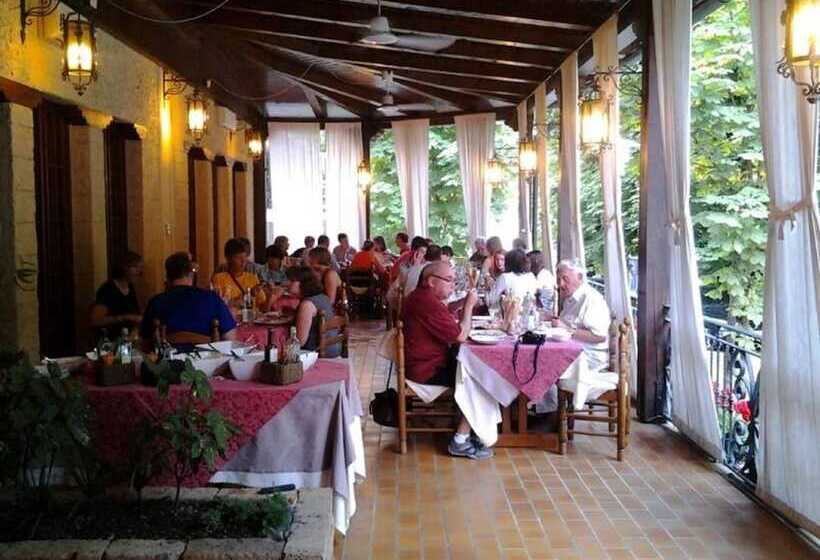 ホテル Albergo Ristorante Flora